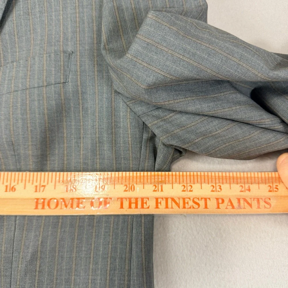 Sarar Platinum Grey Pinstripe Blazer Vitale Barberis Canonico Super 120 Wool 42R